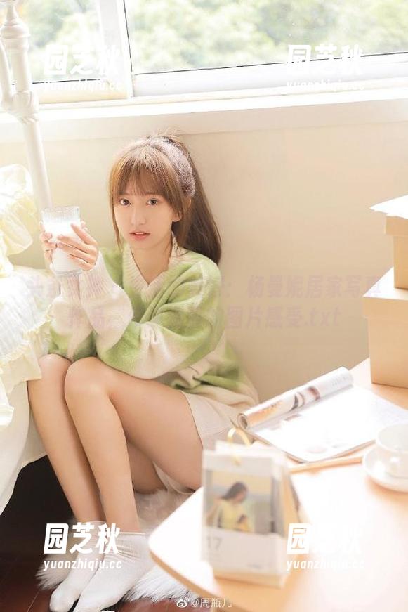 头条女神 - 生活的美好：杨曼妮居家写真作品，传递温馨的图片感受.txt