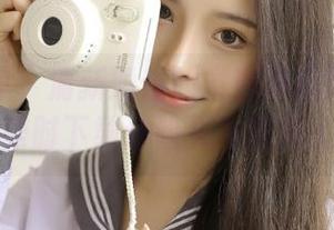 头条女神 – 清新脱俗的琳琳眼镜写真合集，限时下载体验更多精彩.txt