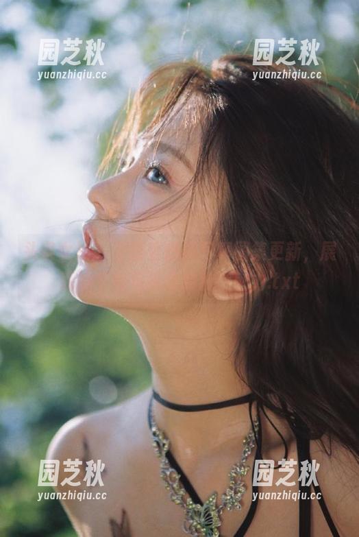 头条女神 - 艾静香短裙写真图集更新，展现她个性与风格的独特魅力.txt