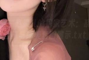 头条女神 – 赵灵儿的居家艺术：系列写真合集与绝美套图展示.txt