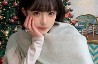 捕捉女主K的灵动瞬间：女巫主题精选图集尽显幻想之美.txt