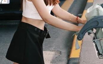 探索女主K的透明美图合集，感受不一样的真实.txt