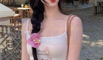 微密圈 – 原图揭晓：奶雯在极度红色诱惑中绽放的高清绝美瞬间.txt