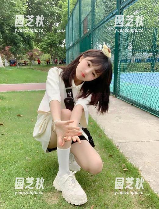 学妹加速跑 - 佳佳最新油亮套图发布，免费下载带你进入摄影新视界.txt