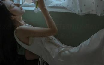 私拍与艺术：宋哈娜(송하나)BBUTTERMILK-Hana’sDay2的图片赏析之旅.txt