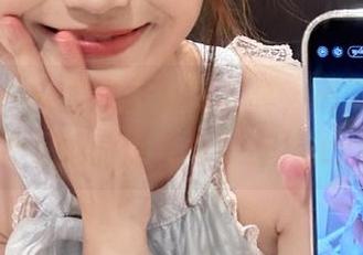 微密圈 – 宋昱欣水手服写真，高清图库记录下她的青春与梦想！.txt