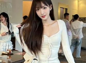 微密圈 – 私房摄影绝美合集：家有水墨老师与学姐的灵动瞬间.txt