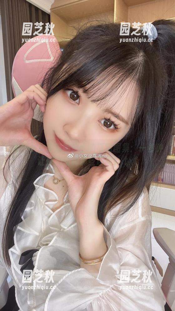 看！小女巫露娜护士的福利图集：一秒钟让你心动的那些瞬间！.txt