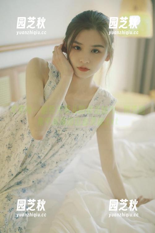 尤果网 - 感受尤菲儿的裸足魅力：精选图集中展现的自由灵魂.txt