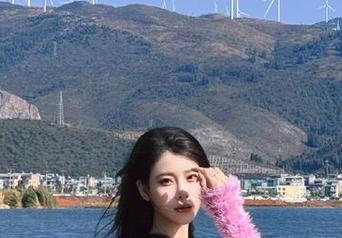 尤果网 – 跟随张栩菲的夏日纪念册，探索多样化写真集资源的美妙.txt