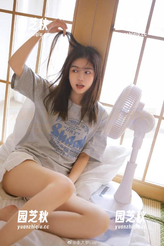 尤果网 - 滨海浪漫：朱赢的水手服摄影与丰富图库资源的奇妙结合！.txt