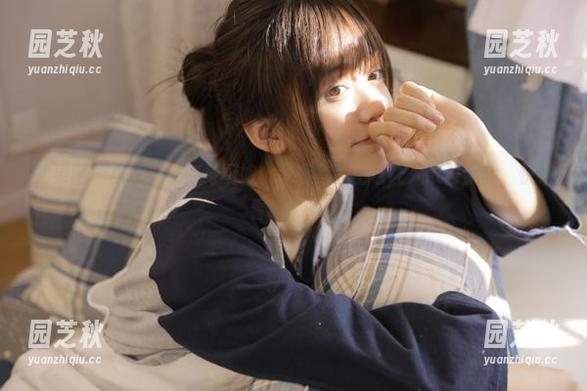 尤果网 - 当李思宁变身厨娘，精彩写真图包让人欲罢不能，快来看吧！.txt