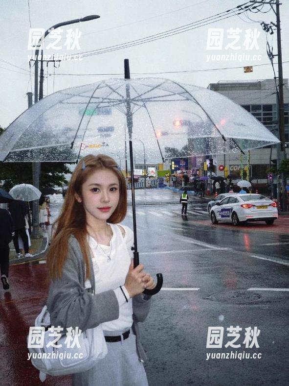 尤果网 - 王莹的内衣写真：原图与图包，趣味自嘲与自信并存.txt