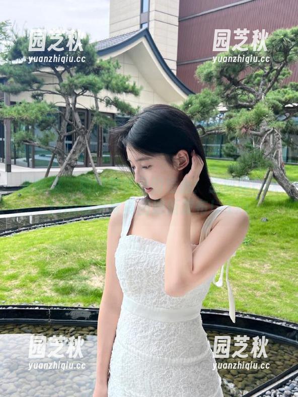 尤物馆 - 细腻与优雅的结合：孟狐狸FoxYini镂空写真图册新发布！.txt