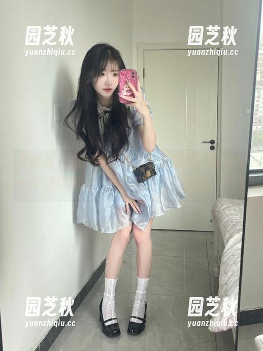 尤蜜荟 - 周于希的美足写真图包，捕捉每一个细腻瞬间，开启你的视觉盛宴！.txt