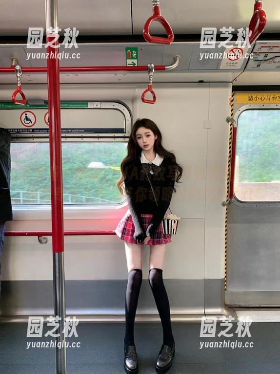 尤蜜荟 - 娜娜TINA豹纹写真独特呈现：网盘专属下载，带你领略时尚风采.txt