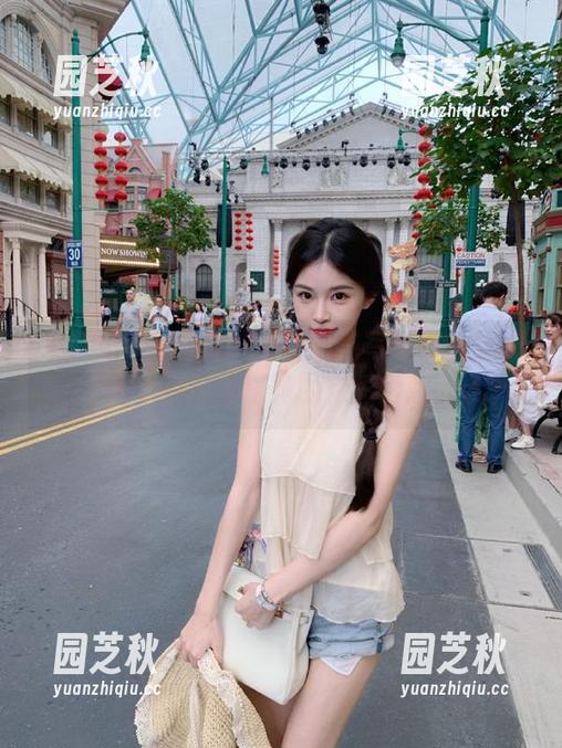 尤蜜荟 - 娜露Selena清纯写真图集全新上线，在线分享她的精彩瞬间.txt