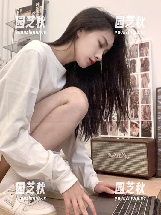 尤蜜荟 - 感受黄乐然优雅魅力，时尚套装图包合集大放送.txt