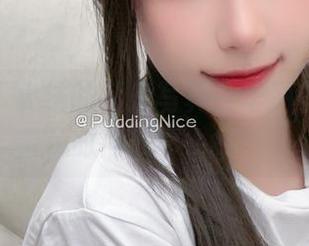 领略布丁大法的私房写真：华丽礼服上的时尚故事.txt