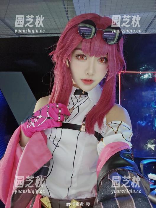 碧蓝航线可畏同人旗袍写真，希希_啾的精美全集欣赏.txt