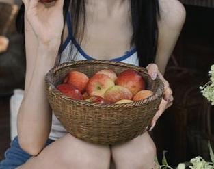 微密圈 – 网盘中的徐珺大哥写真：剧情跌宕起伏，摄影背后的趣事.txt
