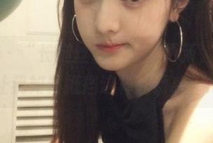 微密圈 – “长腿丝诱”原图更新，徐莉芝你让我如何抵挡这样的诱惑？.txt