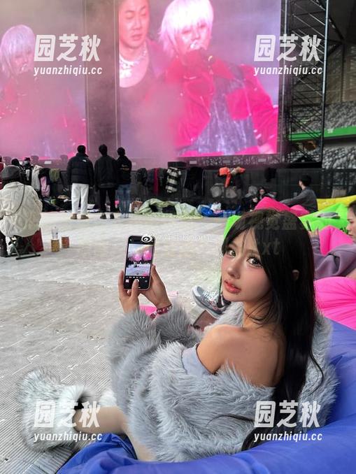您的蛋蛋内衣摄影作品：一场视觉盛宴的原图，尽显性感与风韵.txt