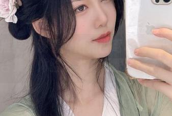 特别推荐：观看抖娘利世鸢私房写真作品合集，体验艺术的无限可能.txt
