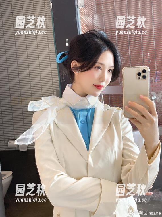 抖娘利世礼服作品高清展示：让我们一起欣赏优雅图片.txt