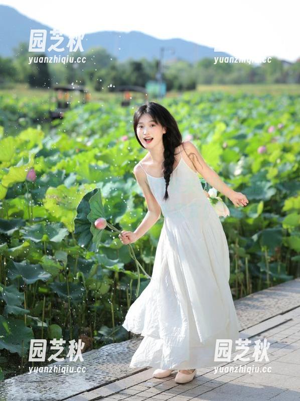 抱走莫子aa的粉色图包快来领取，心醉神迷的作品等着你来欣赏！.txt