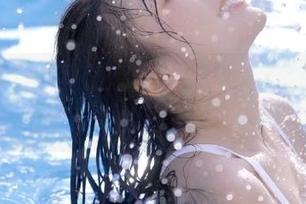 推女神 – 在可蕊娜学姐的写真集中，分享那些动人的青春魅力.txt