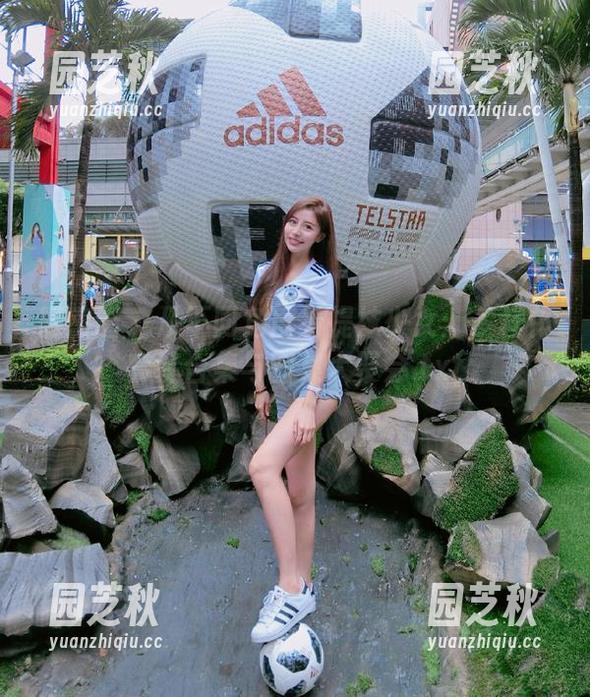 微密圈 - 从不同角度看提袜少女：多样化套装合集与图集大聚会.txt