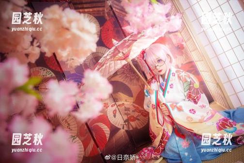 透明之美：日奈娇新作美图更新，展现独特的摄影艺术魅力.txt