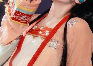 当传统与现代碰撞：欣赏“功夫旗袍”的美丽图包，获取“是三不是世w”的独特资源！.txt
