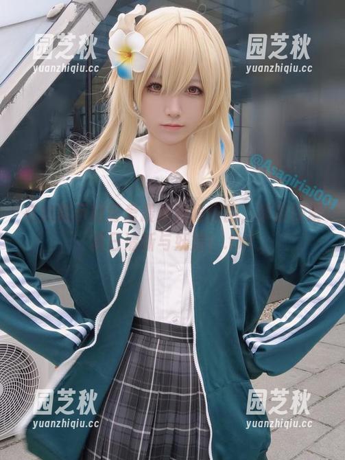 在线展示朝雾爱最新短裙作品，带你探索夏日清新与妩媚！.txt
