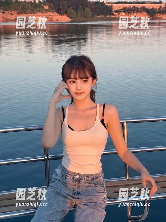 微密圈 - 感受果儿Victoria的魅力长腿，她的最新套图已上线，立刻下载，尽享视觉盛宴！.txt