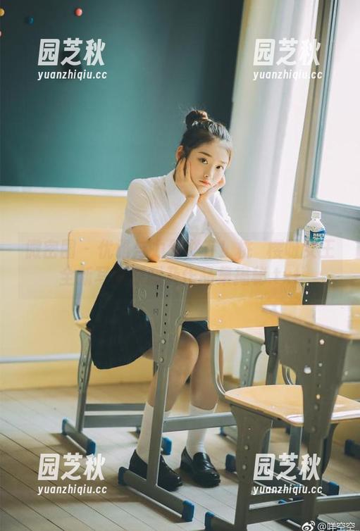 微密圈 - 优雅与力量并存！桃沢樱呀女王全新写真原图及作品集揭秘.txt