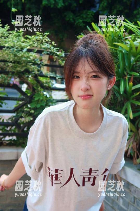 微密圈 - 桃沢樱呀甜妹搭配写真集精选，展现青春少女的无限魅力！.txt