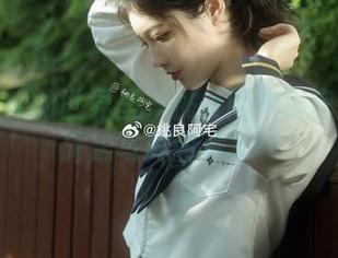 在无圣光的世界里：桃良阿宅秘密交易的旖旎写真图片.txt