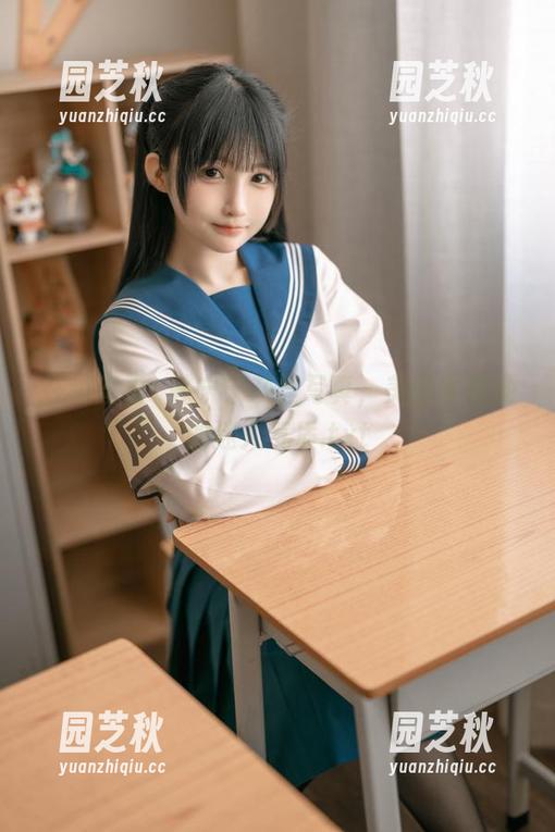 在线查看桜井宁宁灰丝写真，美图展现她的迷人气质.txt