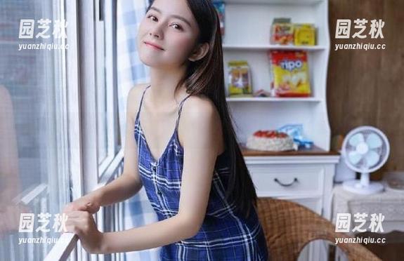 梦丝女神 - 乔儿高跟写真集：传奇女博主的独特资源探索之旅.txt