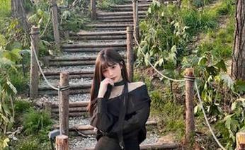 梦丝女神 – 免费分享晓晓奶牛写真图片，带你领略不一样的风格与灵感！.txt