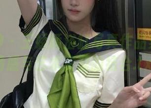 梦丝女神 – 王娇娇浴缸写真作品集：细腻情感与艺术资源的结合.txt