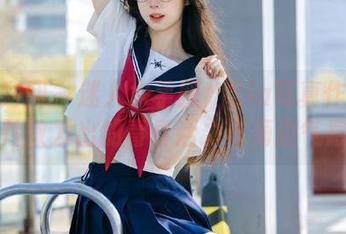 森萝财团 – 迷人水手服：Sia写真作品中的照片散发出的青春活力与海边气息.txt