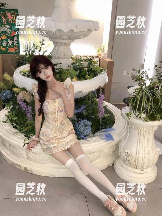 森萝财团 - 卉子的摄影世界：精选80D黑丝女仆原图，让你体会不一样的视觉享受.txt