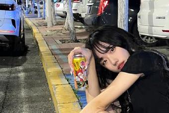 模范学院 – SiByl李思宁女王的浪漫瞬间，作品集原图尽展独特风格！.txt