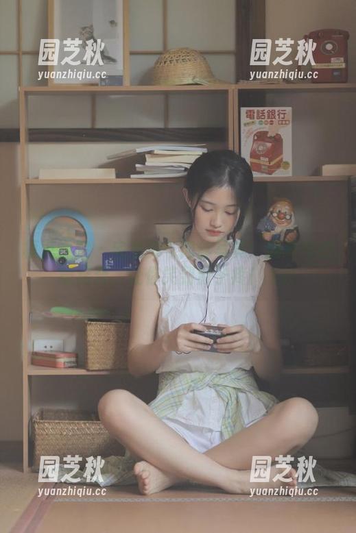 模范学院 - 宅兔兔与肉丝写真：搞笑与创意结合，让你笑到肚子疼！.txt