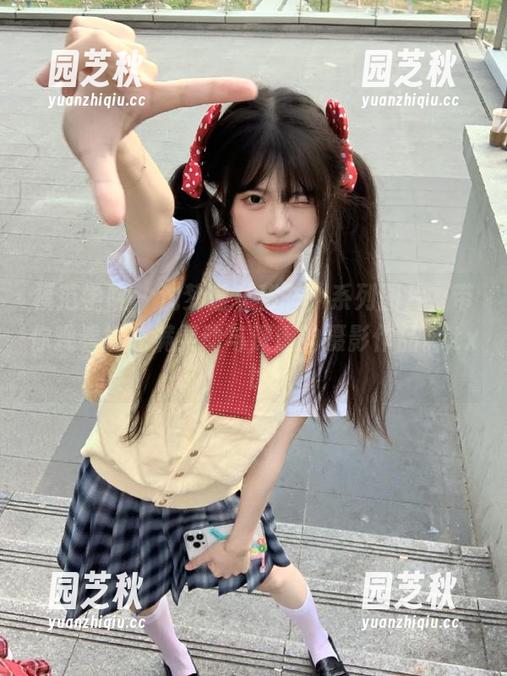 模范学院 - 沈梦瑶《秘书》系列图片，带你观看她充满灵动与深邃的摄影作品。.txt
