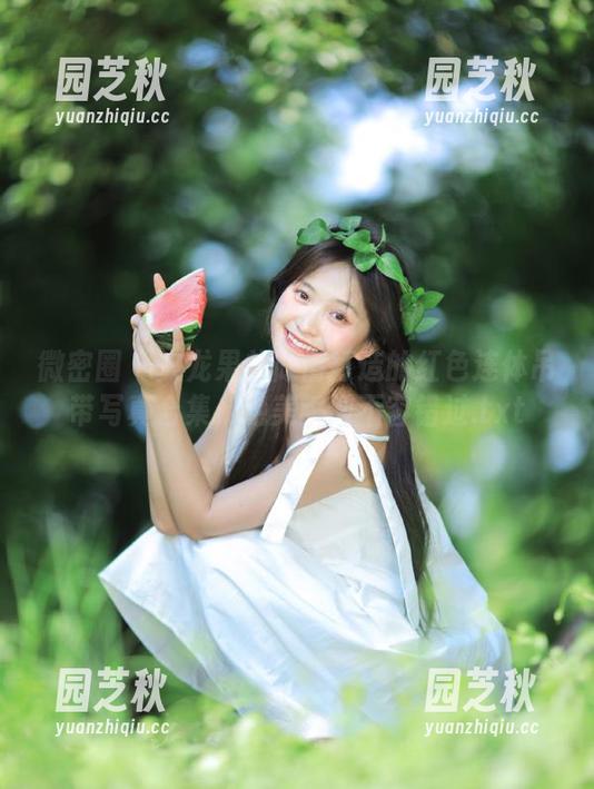 微密圈 - 火龙果羊倾情打造的红色连体吊带写真合集，绝美瞬间不容错过.txt