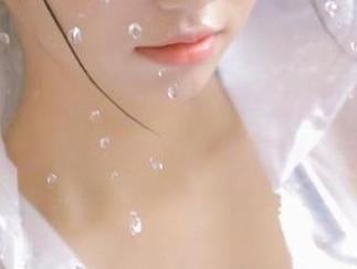 爱蜜社 – Winki丝姬最新写真作品，职业装风格完美诠释职场女性的自信之美.txt